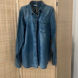 Maurice’s XL Women’s Jean Style shirt